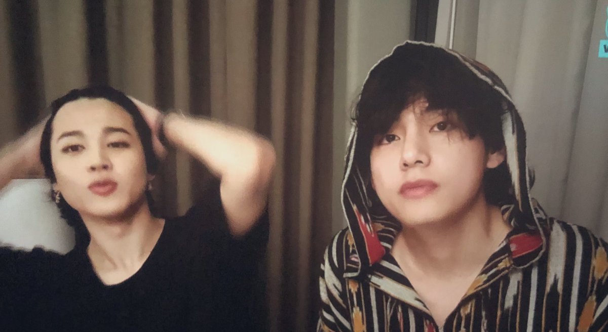 AnenArmy's tweet photo. WEE SOULMATES💖💖😩😩😩✨✨#BTSARMY #BTSSoFiStadium https://t.co/XReHOFszcL