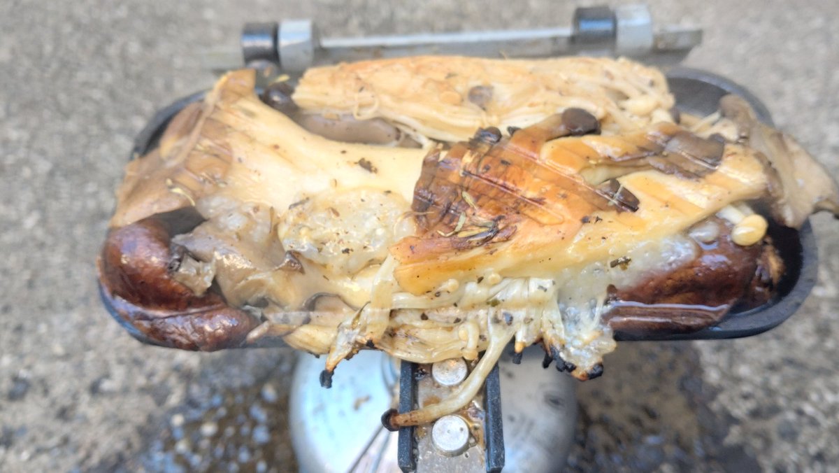 GoToMarket510's tweet photo. GoToメニュー開発

キノコのアヒージョ風
圧縮0キロカロリー焼き https://t.co/ASQGwgrhrj