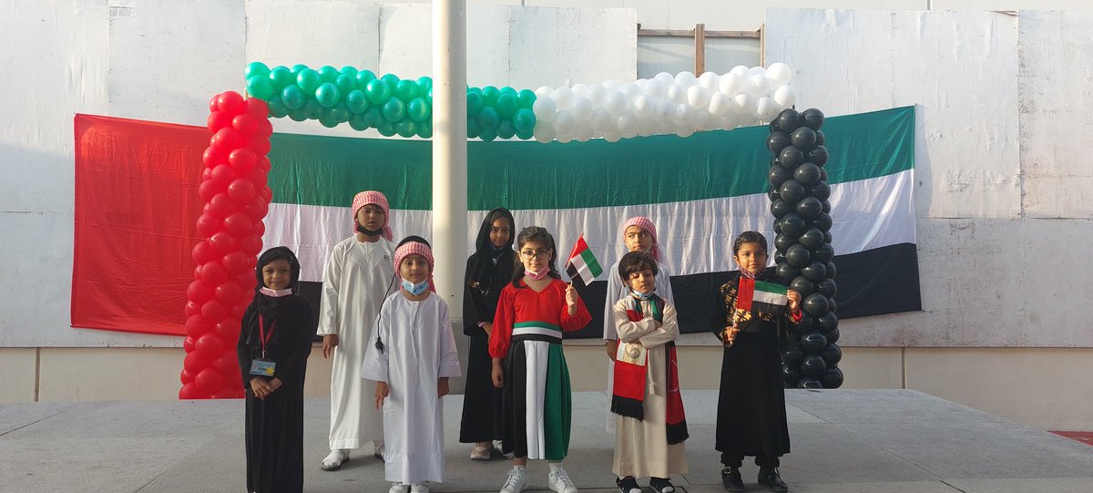 VallarieAjish's tweet photo. Wishing everyone a glorious #UAENationalDay50 from #Kg2EBuddingBuilders @NMSKindergarten @MichelleVerghe1 @Susanna_Porob https://t.co/7yr5Ojxbfk