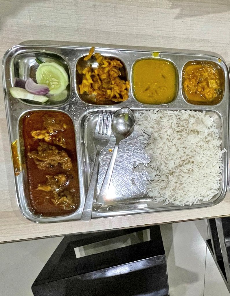 tiasennn's tweet photo. Best mutton thali π
#loveformutton https://t.co/2bR8WPcI0D
