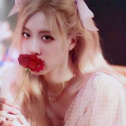 Cùng vote cho cục Chaeng🐿 nào,cố lên nào FANSÉ💪
#MAMAVOTE #rose (<a href="/BLACKPINK/">BLACKPINKOFFICIAL</a>)