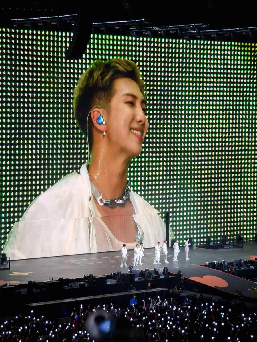 JoonFacts's tweet photo. Crying... he's so pretty 
#RM https://t.co/KK0bSaVZrj