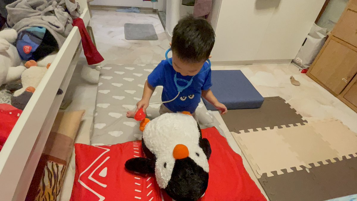 shotontarget's tweet photo. Check on your little one’s health everyday, one day they will check on you too! https://t.co/AYt8IYhkMl