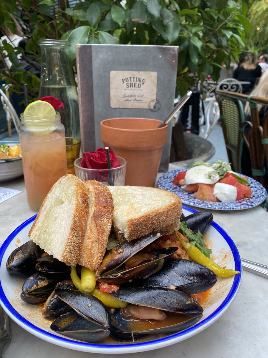 DormanSara's tweet photo. Fantastic lunch with my favourite pint sized date #groundsofalexandria potting shed … so refreshing to find a kids menu that caters for GF! https://t.co/hcRjYvs2gd