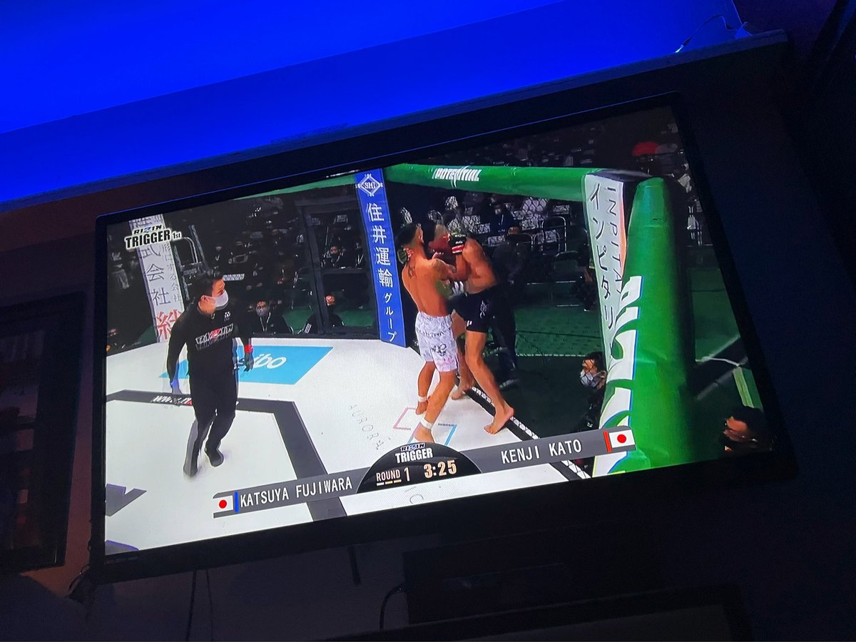 BlakeCombat's tweet image. Enjoying some #RIZIN_TRIGGER after training tonight 👊⚒