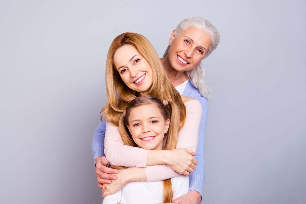 Дорогие женщины, милые мамы! От всей души поздравляю вас с праздником. Желаю вам в любой жизненной ситуации быть любимой, самой замечательной, все успевающей, все понимающей мамой на свете.