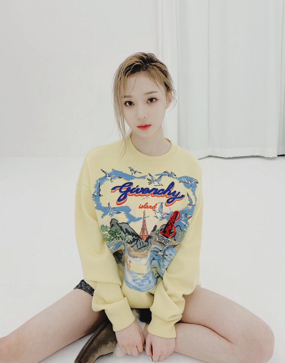 aespa_twt's tweet photo. â @.â â ððâ â âŠâ â #ãðUMIâ ââ¯â ðŠpdÉtᥱâ ãŸâ plÉÑlıstâ ï¿€â #INTOð©ðð£ðð¥ðŠððððž ê±
¿Perderme #THEMAFIASHOP? Claro que no, como buena Venom que soy no podÃa quedarme sin disfrutar de este #ððððððwVipers que nos han traÃdo las reinas. https://t.co/N68otaShRd