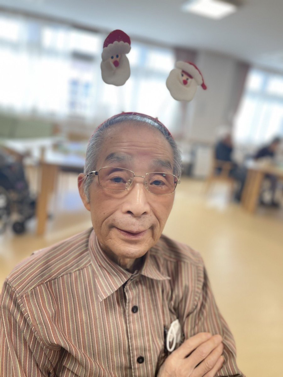 mirainosato's tweet photo. みらいの里では早くもツリーが出現！

慌てん坊のサンタクロースを秒で追い抜く早さでクリスマスシーズンが到来ミラ（自慢）

#みらいの里
#まだ11月だけど
#メリークリスマス https://t.co/r1JivIRXQh