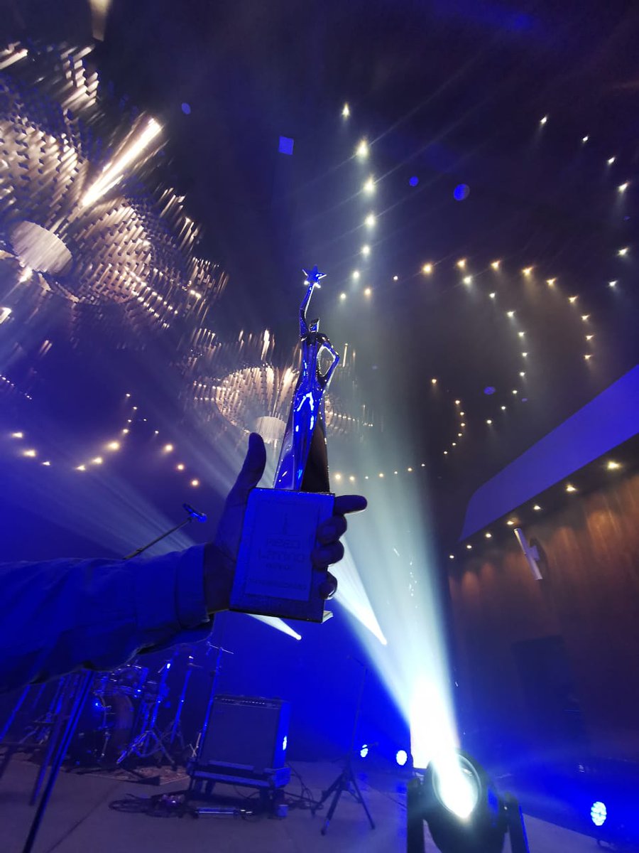 Muchas gracias a todos por seguir el minuto a minuto con los ganadores del #ReedLatino10Años la lista completa será publicada en nuestro sitio web reedlatino.com