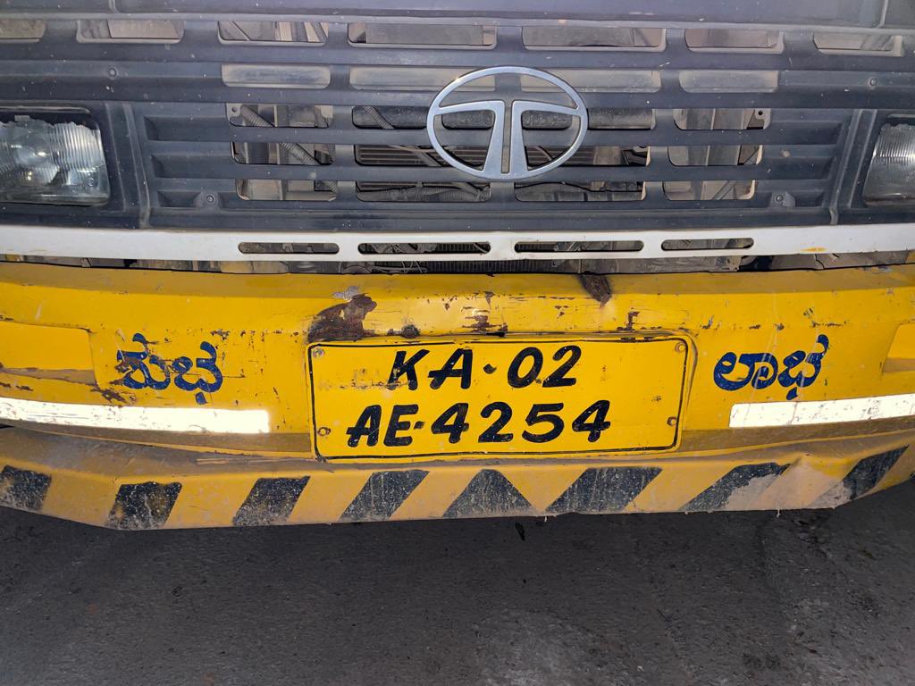 yugathedoc's tweet photo. @blrcitytraffic Yestarday night around 9:30 PM near Nagarbhavi Outer ring road Driver was driving without driving licence and was drunk. Please take action against him and the owner of the vehicle.I would have not tweeted this today because of his negligence driving. God saved Me https://t.co/EbwyC2FYcd