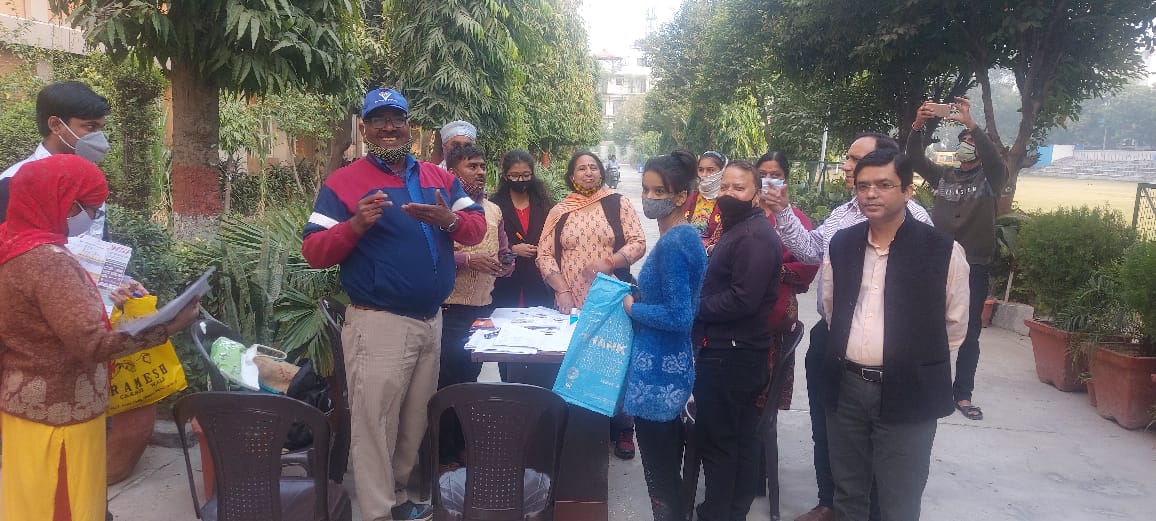 dmeastdelhi's tweet photo. Special camps in District East, Delhi on 27 November 2021.
@CeodelhiOffice
#ceodelhioffice #ssr2022 #specialsummaryrevision #specialcamp #activities #addname #doityourself #doregister #facilities #voterawareness #chalovoterbanehum #delhiutsav #27November https://t.co/60vKOj4zOM