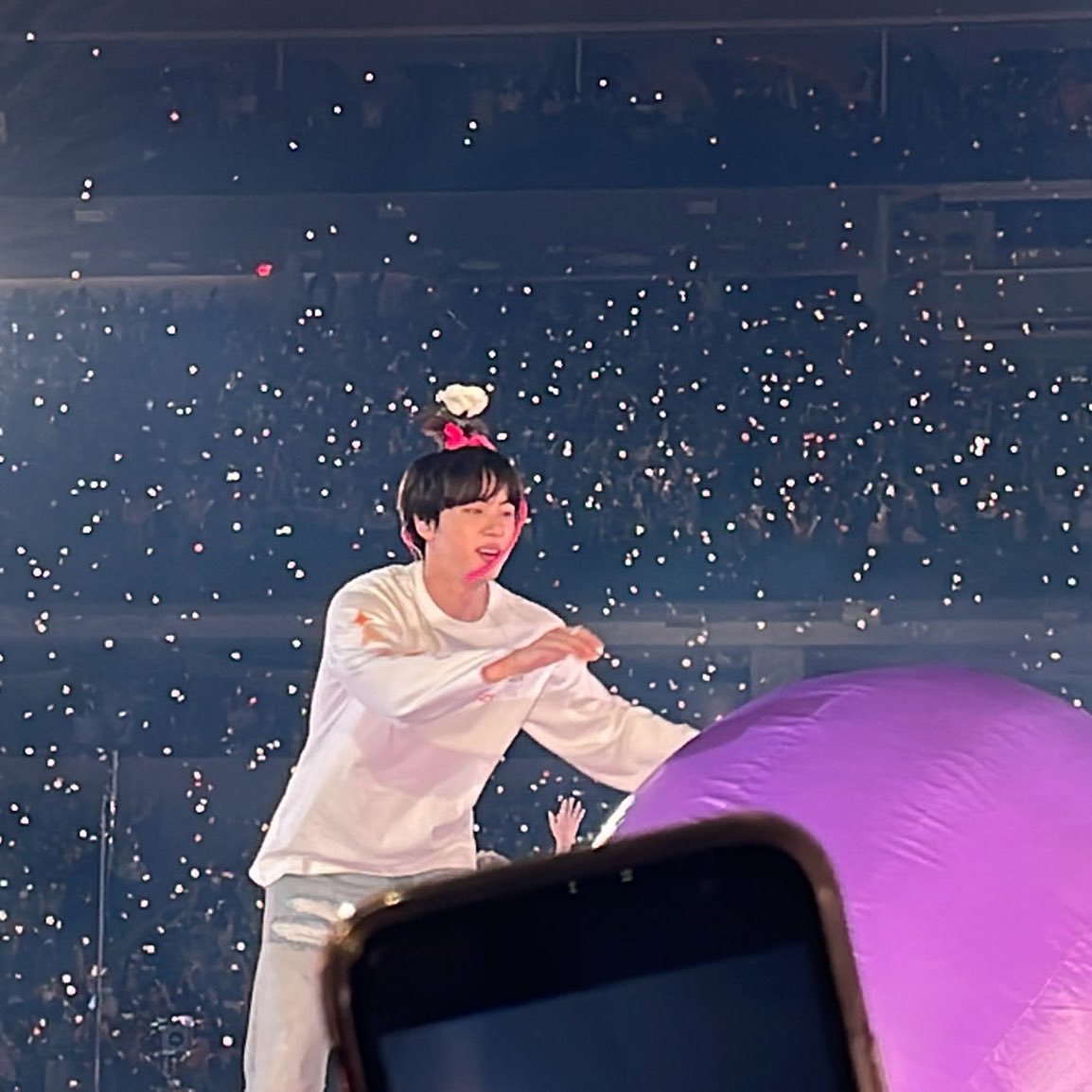 jingallery's tweet photo. seokjin deserves the world https://t.co/vLEBepNENp