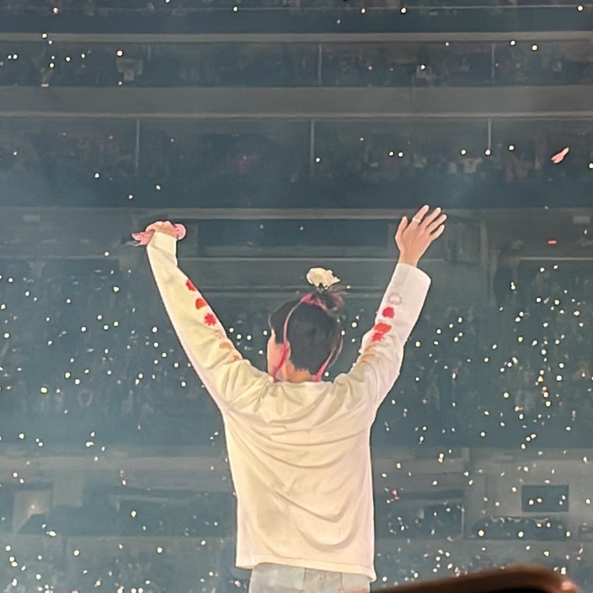 jingallery's tweet photo. seokjin deserves the world https://t.co/vLEBepNENp