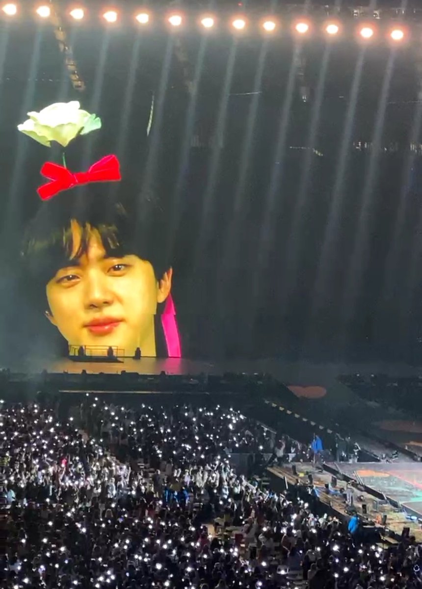 kooritys's tweet photo. Lo amo mucho 😭

#BTSSoFiStadium #PTD_ON_STAGE #PTD_ON_STAGE_LA https://t.co/SZdZoccsPb