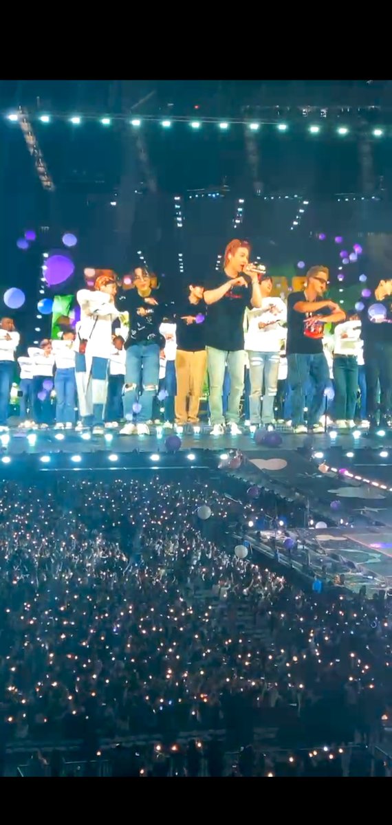 zZzRkive's tweet photo. Los amo tanto, gracias por existir y hacer feliz mi vida <3♡
#PTD_ON_STAGE_LA #FirstConcertBTS_LA #BTSConcertLA_D1 @BTS_twt https://t.co/hS1Vyj7RoF