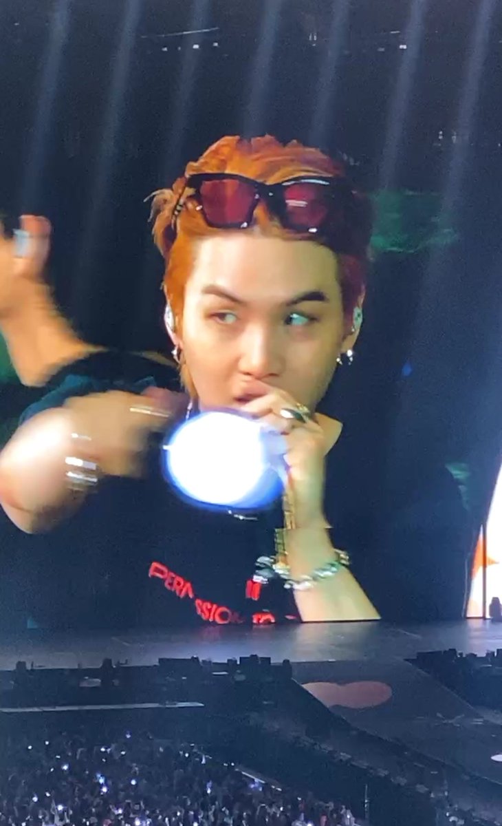 kooritys's tweet photo. cuidado con esa mirada que me enamorassss

#BTSSoFiStadium #PTD_ON_STAGE #PTD_ON_STAGE_LA https://t.co/bj4zgvtvpA