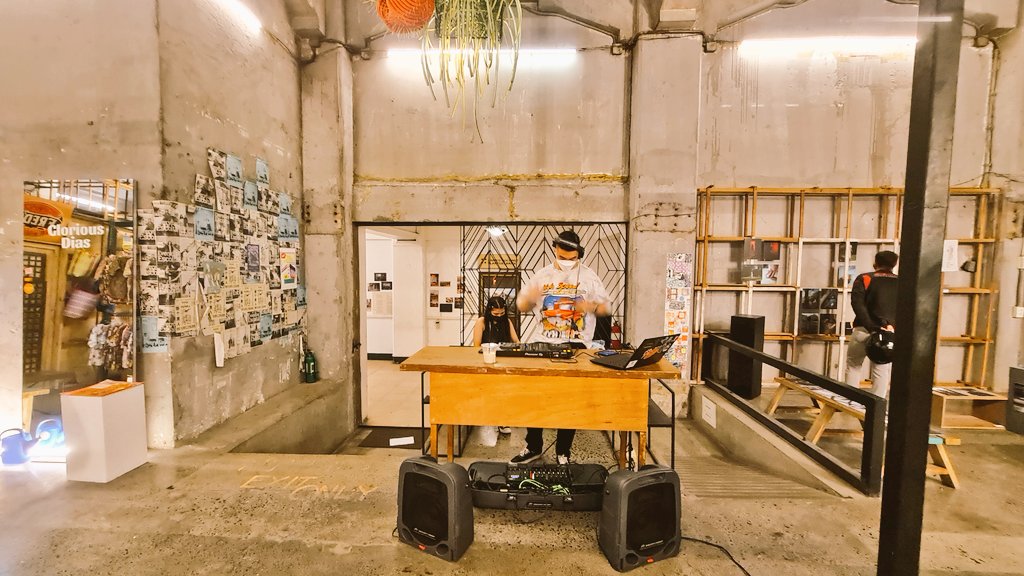 pauloMDtweets's tweet photo. DJ NAMA in the #FirstUnitedBuilding https://t.co/Bb08DmdycR