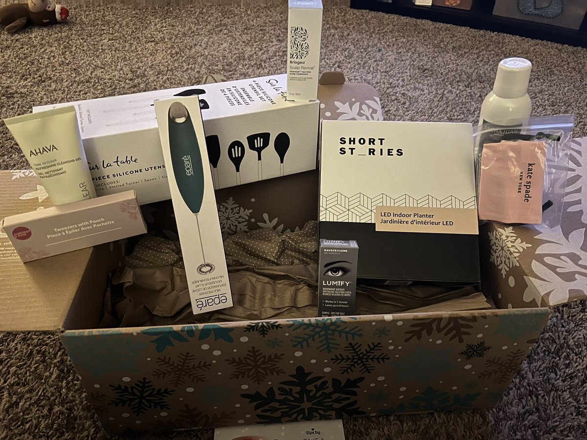 babydaisy1221's tweet photo. My winter box is here!!!! @FabFitFun @CorazonCabo #fabfitfun #fffgiveaway #corazoncabo https://t.co/6V7jpv1QMh
