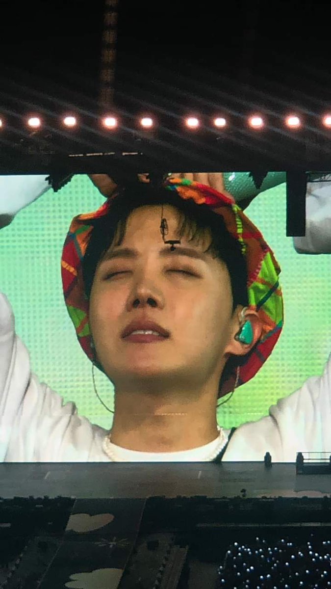 sulltecito's tweet photo. que buena foto, gracias a qn la tomo, te amo hoseok https://t.co/sEn5OPthf6