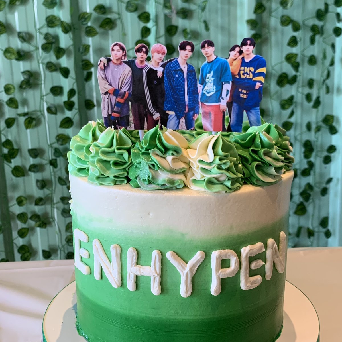 enhypeniloilo's tweet photo. [D-DAY]

Into the 1DERLAND: 'The Magnificent Cupsleeve Event' 🌱￼

It’s finally D-DAY!! 💚

ENGENEs! We are now ready to celebrate ENHYPEN’s first anniversary! 💚 

See you in a while, ENGENEs! 💚🌱

#ENHYPEN #ENHYPENCSE #ENHYPENANNIVERSARY #INTOTHE1DERLAND https://t.co/AKDRZ7Op6y
