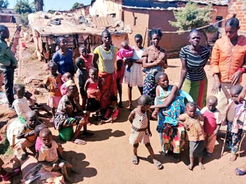 MaishaRdc's tweet photo. #LUALABA_RDC: Les Sujets Zambiens occupent illégalement lle village #KANGEYA. Ils traversent la frontière clandestinement pour s'y installer en masse. Les autorités s'y sont rendues pour faire constat. Fruit de la porosité des frontières en RDC. @cibalanky @fifi_masuka1 https://t.co/ajn2XhWq7z