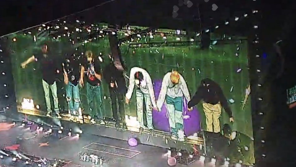 HOB3SHINE's tweet photo. Sim vocês foram minha melhor escolha, obrigada por todas as emoções que vocês me proporcionaram hoje💜💜💜💜😭😭

#PTD_ON_STAGE_LA @BTS_twt https://t.co/ldJxdkFnD2