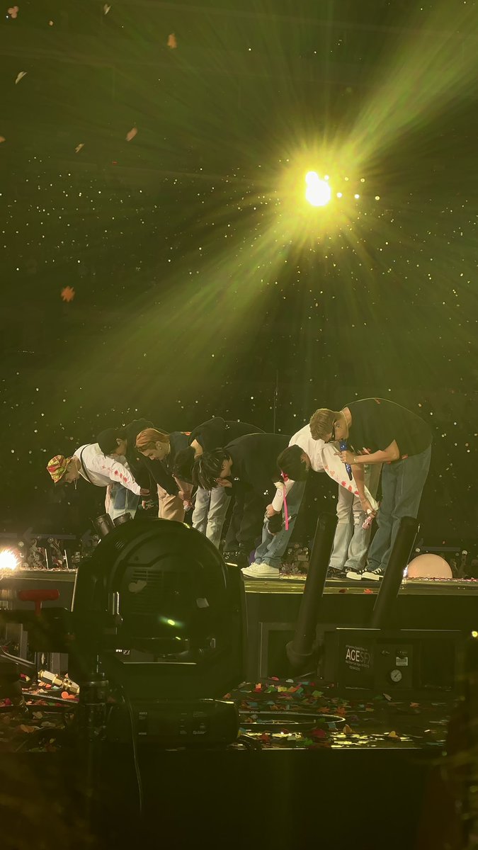 ellajoon_'s tweet photo. the brightest stars in the universe https://t.co/2xC5P4WcTK