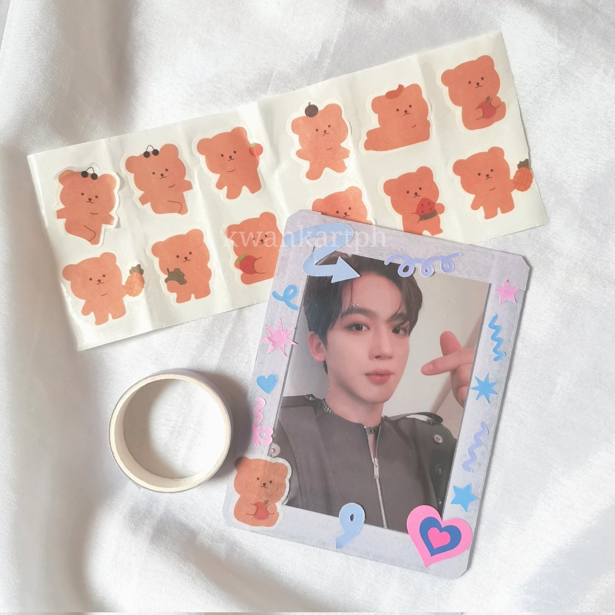 kwankartph's tweet photo. ㅤㅤ⌗ ❛ #kwanmails ༉‧₊˚✧

— yohan mail ! 💌 thank u sm @wtbpjjs for the 5 layers of carboard and for the cute freebies >,< (was able to design a toploader with the stickers 😆)      

꒰ #thnxpjjs ꒱ https://t.co/6dO6dwGoUu