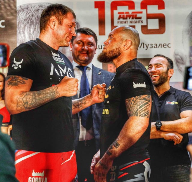 miruhon's tweet photo. ヒョードル弟が一本負け!AMC Fight Nights 106 https://t.co/3vWRu7kGf9 #AMCFightNights106 https://t.co/r7GLfycd4P
