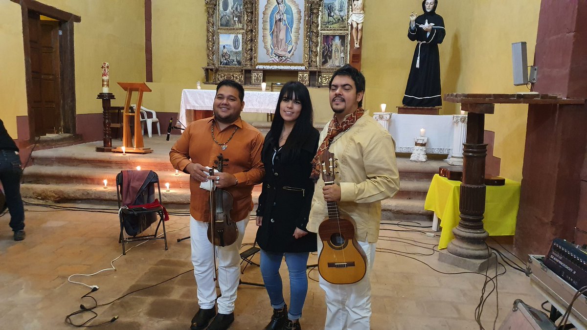 armoherbertz's tweet photo. Cierre del Festival de Música Antigua y Barroca Los Fundadores en el templo de San Nicolas en Cerro de San Pedro, con el concierto A lo profano y lo divino de Eloy Zúñiga El Zurdo, acompañado de Manolo Zavala en el violín. #SeCultSLP #XXIVFestivalDeMúsicaAntiguaYBarroca https://t.co/Il6Mr5ierl