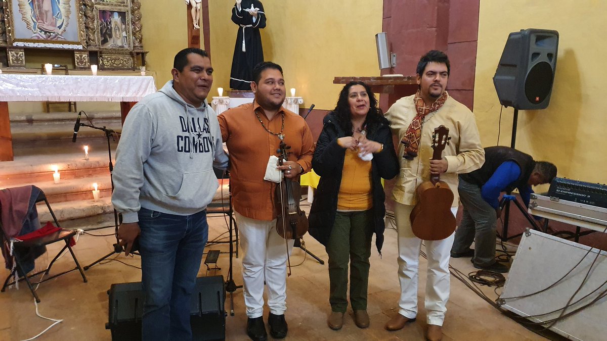 armoherbertz's tweet photo. Cierre del Festival de Música Antigua y Barroca Los Fundadores en el templo de San Nicolas en Cerro de San Pedro, con el concierto A lo profano y lo divino de Eloy Zúñiga El Zurdo, acompañado de Manolo Zavala en el violín. #SeCultSLP #XXIVFestivalDeMúsicaAntiguaYBarroca https://t.co/Il6Mr5ierl