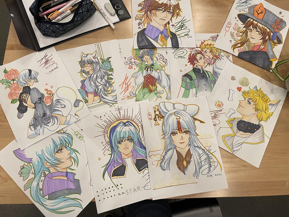 November's hand-painted commissions are done and will be send out next week! For December's hand painted commissions please contact me at jiuge1111@gmail.com. Bust for $45 and half body for $85.