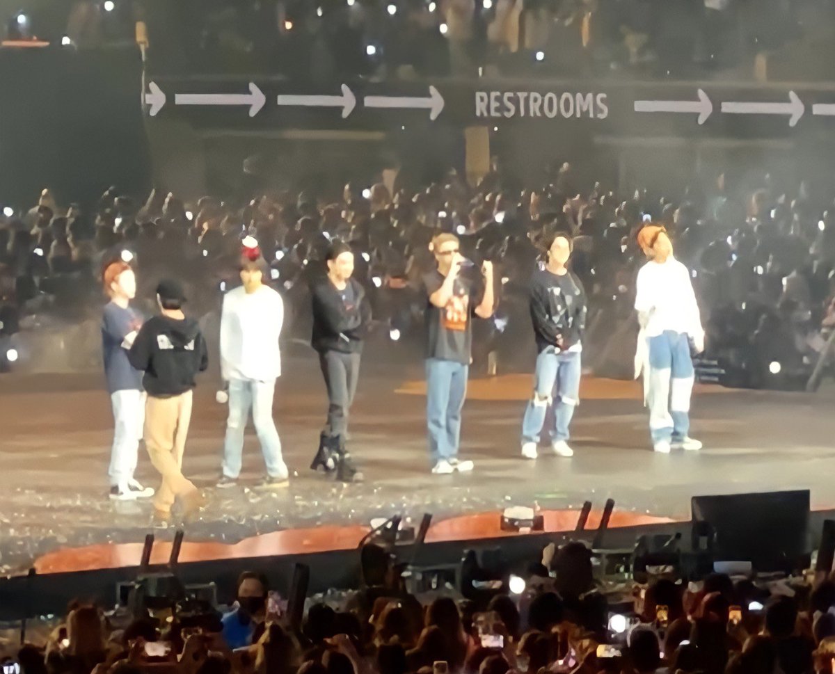 jo⁷ is seeing BTSinKL! tweet media