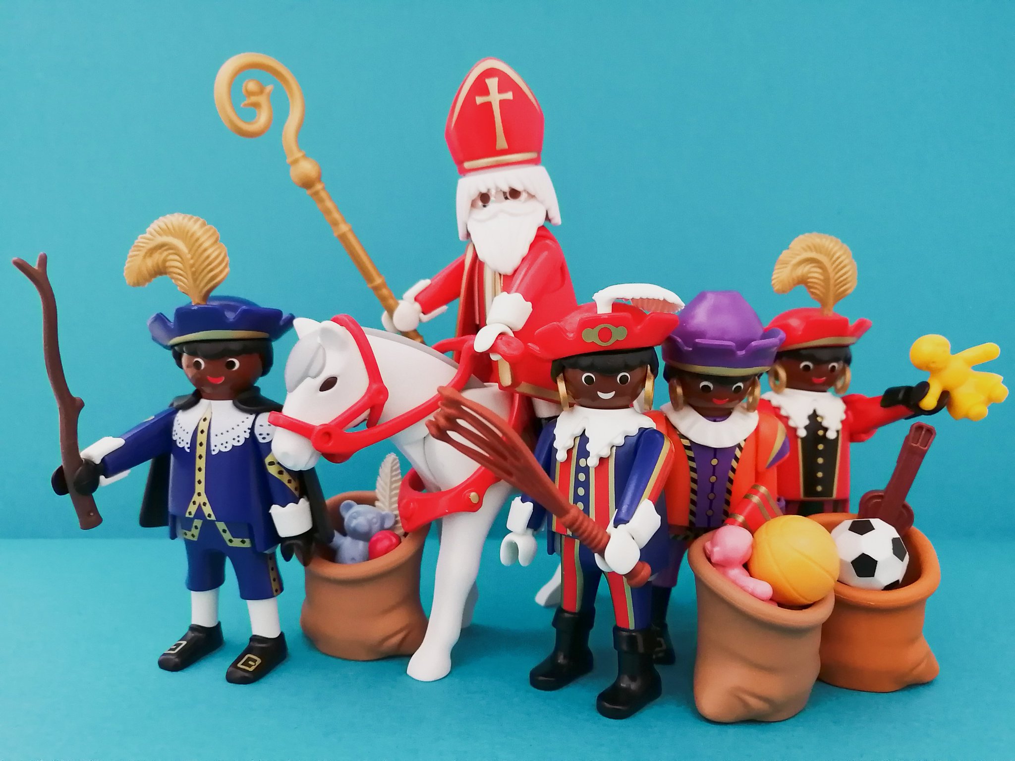 エビピラ シンタクラースとズワルトピート 衣装の華やかな雰囲気が好き プレイモービル Playmobil T Co Qwpu2xy0br Twitter