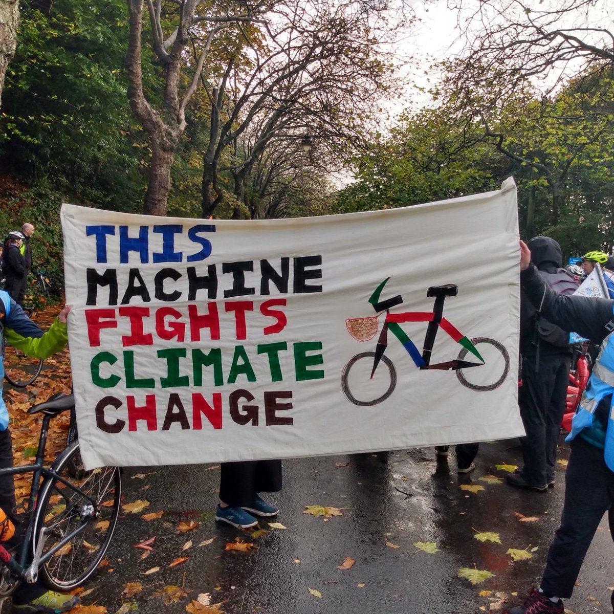 gaurang9007's tweet photo. We are the first generation to feel the effect of climate change and the last generation who can do something about it.💡

#climatechange #cycling #ahmedabad #india @mybyk_in https://t.co/pdbvXEPptl
