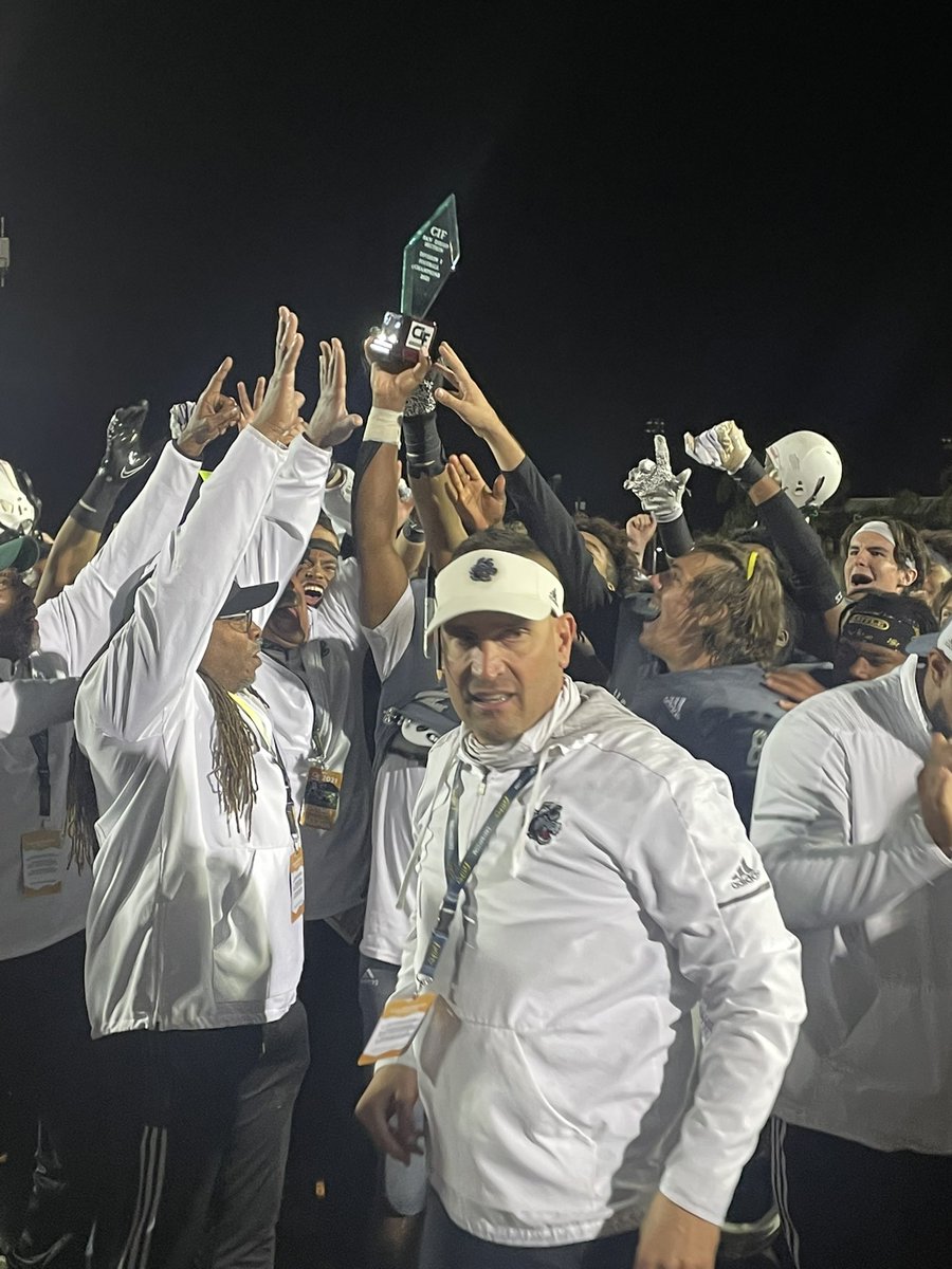 Helix Athletics tweet media