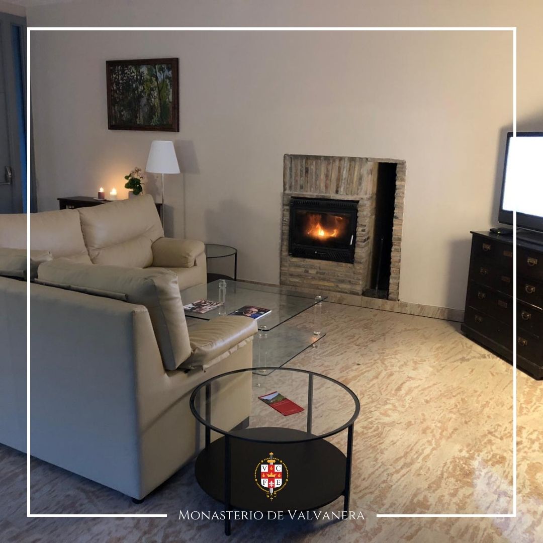 ValvaneraDe's tweet photo. Al calor de nuestra chimenea podrás vivir momentos para recordar. Disfruta de una escapada con nuestro restaurante y hospedería. Más información https://t.co/WYDRXkf5rZ

#Escapada #Senderismo #HospederíaLaRioja https://t.co/edP3y2mpHF