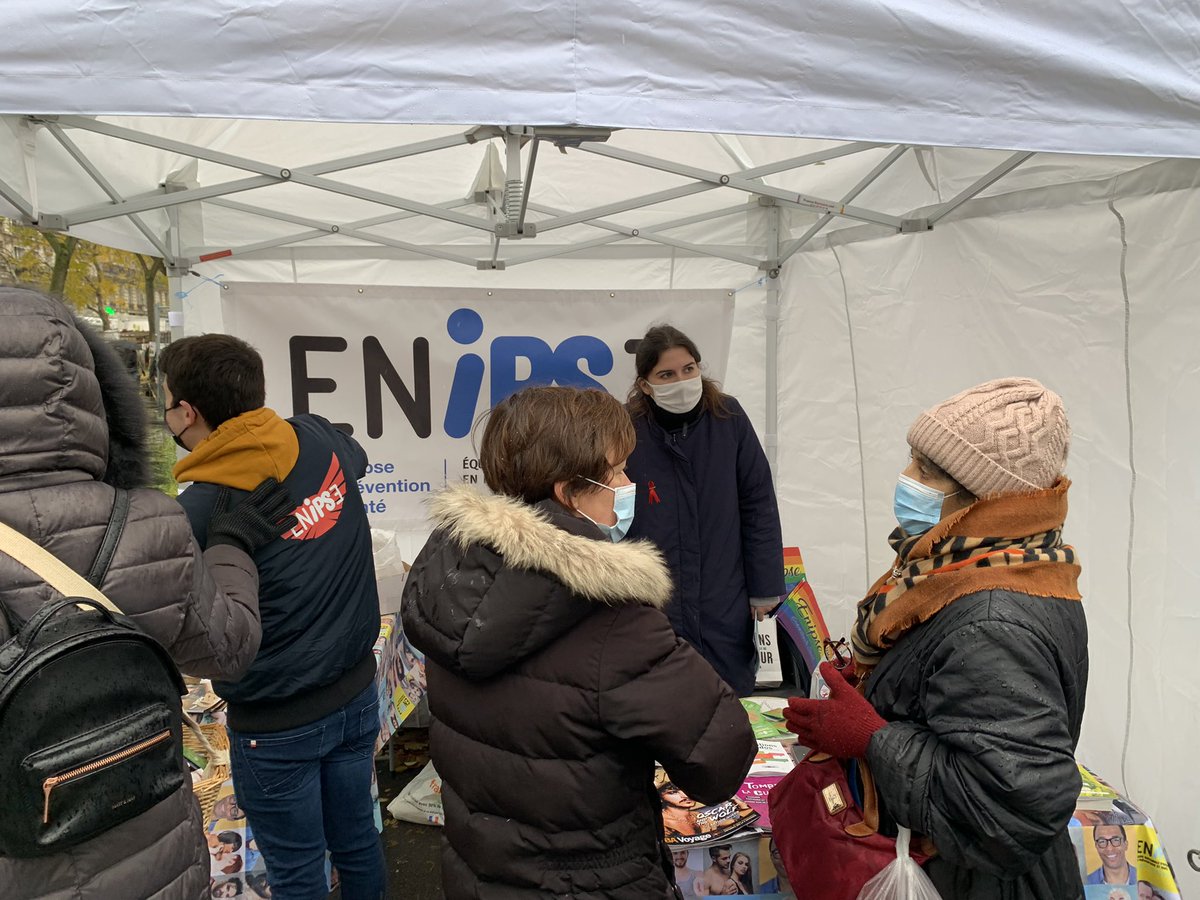 FVauglin's tweet photo. Échanges riches et instructifs avec l’équipe de @Inst_Fournier et @ENIPSE_officiel sur le marché Bastille pour la quinzaine du dépistage. Prenez soin de vous et de vous amours ! #santé #VIH
https://t.co/oL49ETQgSX https://t.co/tMybuE3ZDp
