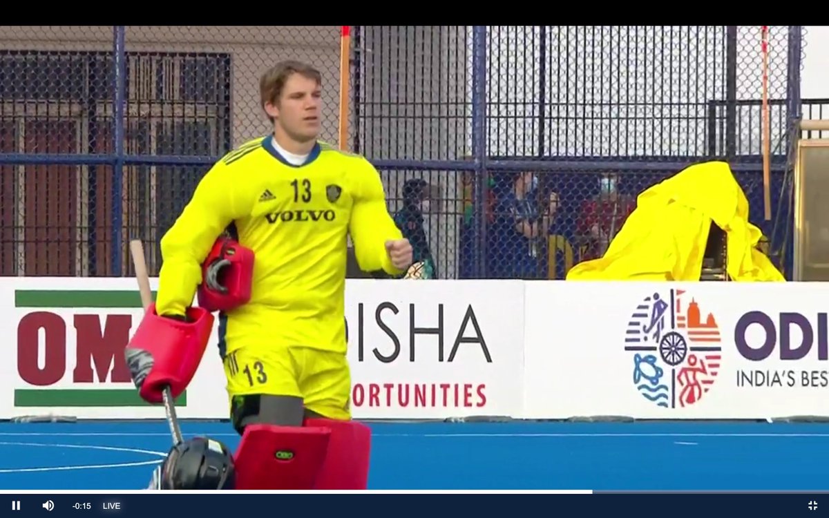 Pverhoogt's tweet photo. Wat een mooi moment! Steven maakt zijn officiële interland debuut tijdens het WK U21 in India. In de laatste poulewedstrijd tegen USA verdedigt hij in de tweede helft het doel. Weinig te doen. In de laatste minuut nog een strafcorner gestopt. Well done! https://t.co/xHXy78AqKY