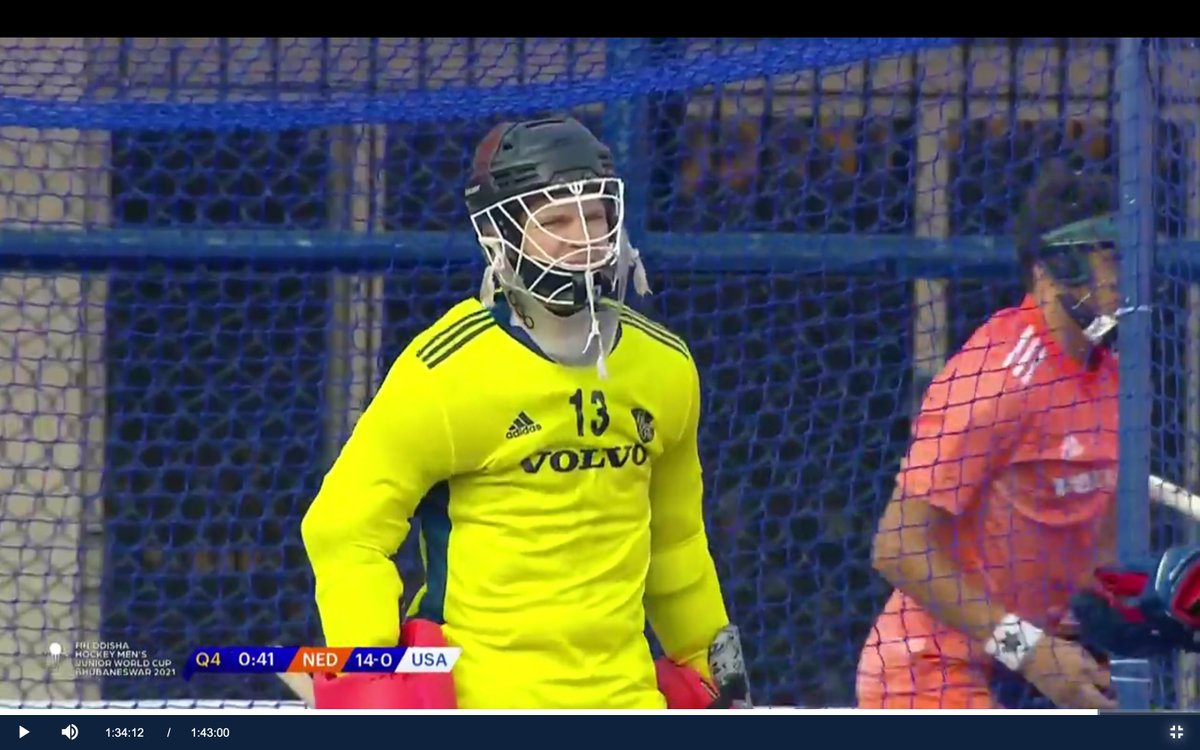Pverhoogt's tweet photo. Wat een mooi moment! Steven maakt zijn officiële interland debuut tijdens het WK U21 in India. In de laatste poulewedstrijd tegen USA verdedigt hij in de tweede helft het doel. Weinig te doen. In de laatste minuut nog een strafcorner gestopt. Well done! https://t.co/xHXy78AqKY