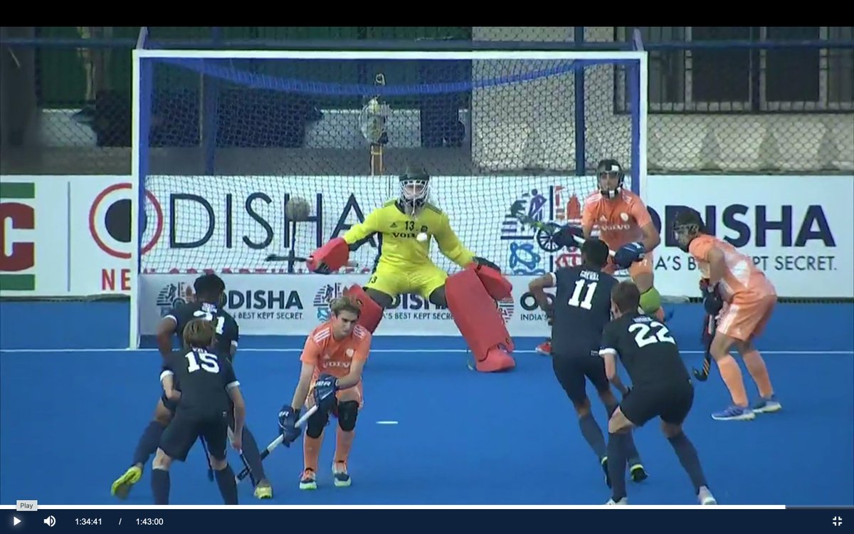 Pverhoogt's tweet photo. Wat een mooi moment! Steven maakt zijn officiële interland debuut tijdens het WK U21 in India. In de laatste poulewedstrijd tegen USA verdedigt hij in de tweede helft het doel. Weinig te doen. In de laatste minuut nog een strafcorner gestopt. Well done! https://t.co/xHXy78AqKY