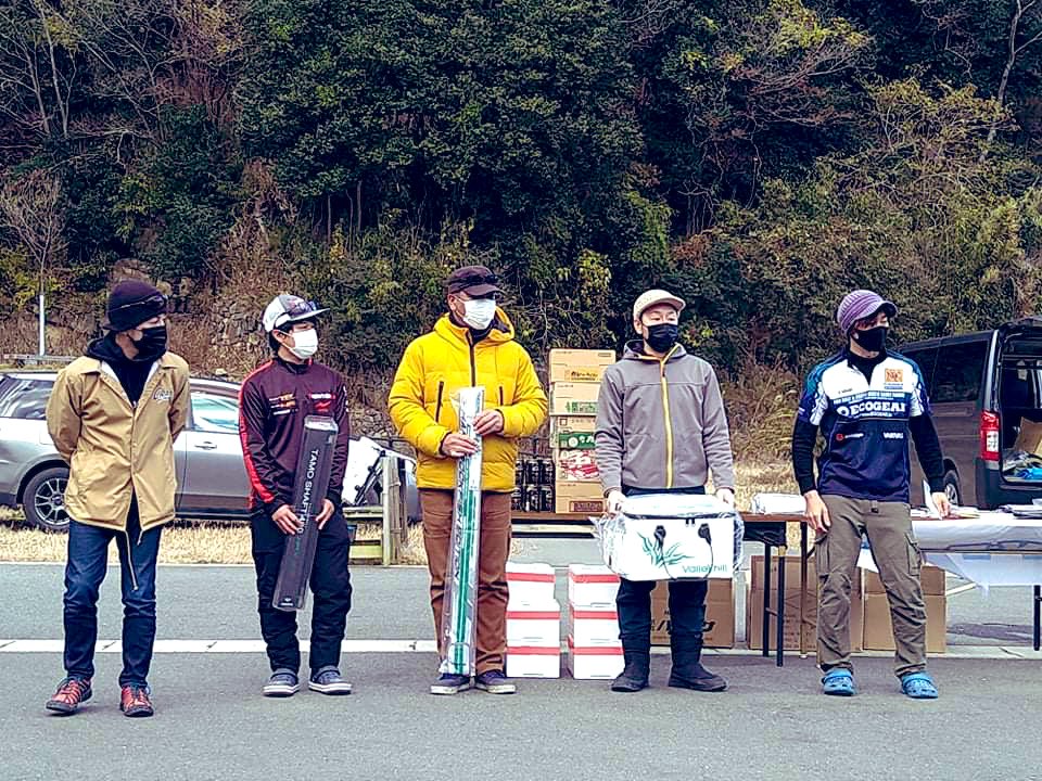 fish_kumagai's tweet photo. ロックフィッシュ���ェスティバル雄勝波板に参加し2本・1,540gで3位でした❗️🥳
朝一岩手まで行き、手前の捨て石周りを10gビフテキにパドチューでひたすら丁寧に通してました🎣
いる所といない所がはっきりしてました🐟
でもキラメキバイトを掛けてすぐ抜けたのが心残り🤷♂️
#APIA #TP77ML #パドチュー https://t.co/Ghl59JzkLm