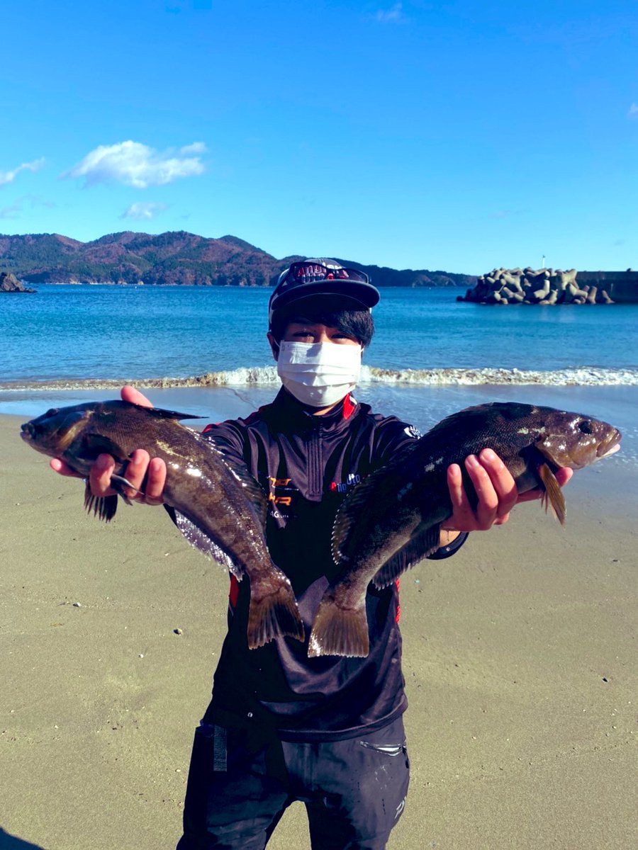 fish_kumagai's tweet photo. ロックフィッシュ���ェスティバル雄勝波板に参加し2本・1,540gで3位でした❗️🥳
朝一岩手まで行き、手前の捨て石周りを10gビフテキにパドチューでひたすら丁寧に通してました🎣
いる所といない所がはっきりしてました🐟
でもキラメキバイトを掛けてすぐ抜けたのが心残り🤷♂️
#APIA #TP77ML #パドチュー https://t.co/Ghl59JzkLm