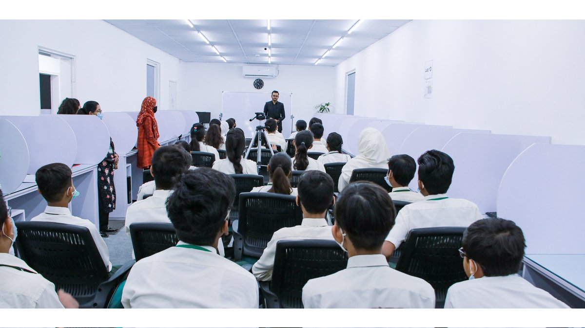 themhmplatform's tweet photo. Career counseling Session of MuhammadHamza Muhammad organized by The MHM Platform at IISAR Foundation Higher Secondary School,Karachi.
#career #themhmplatform #StudentsSpecial https://t.co/UD2bR2QPwQ