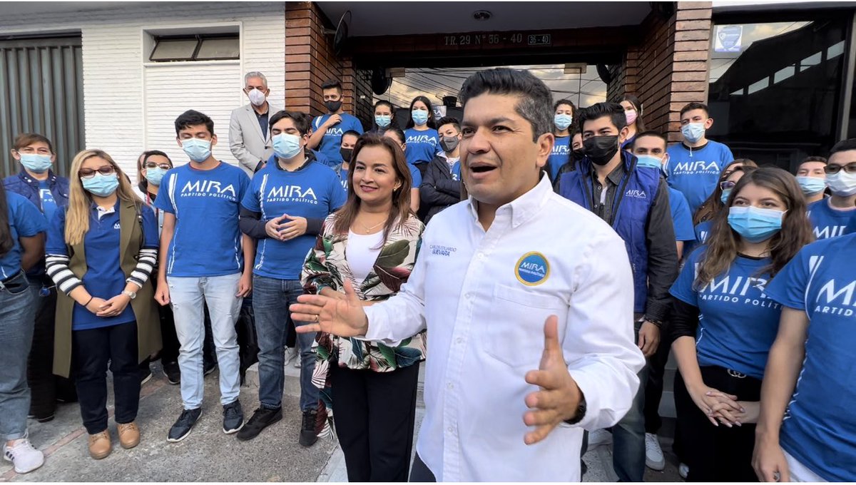 carlos_guevara's tweet photo. #JuventudEmprende compartimos con líderes y emprendedores en foro de oportunidades laborales y empresariales para jóvenes, liderado @PartidoMIRA en Btá.

Escucharlos nos motiva a seguir trabajando para que emprender sea un proyecto de vida viable para los jóvenes. https://t.co/mVR6hiB6Sv