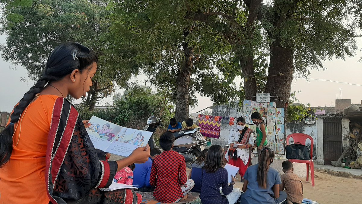 UshaDubey05's tweet image. There are many little ways to enlarge your child’s world. Love of books is the best of all.
#चलता_फिरता_पुस्तकालय
#mobile_Library