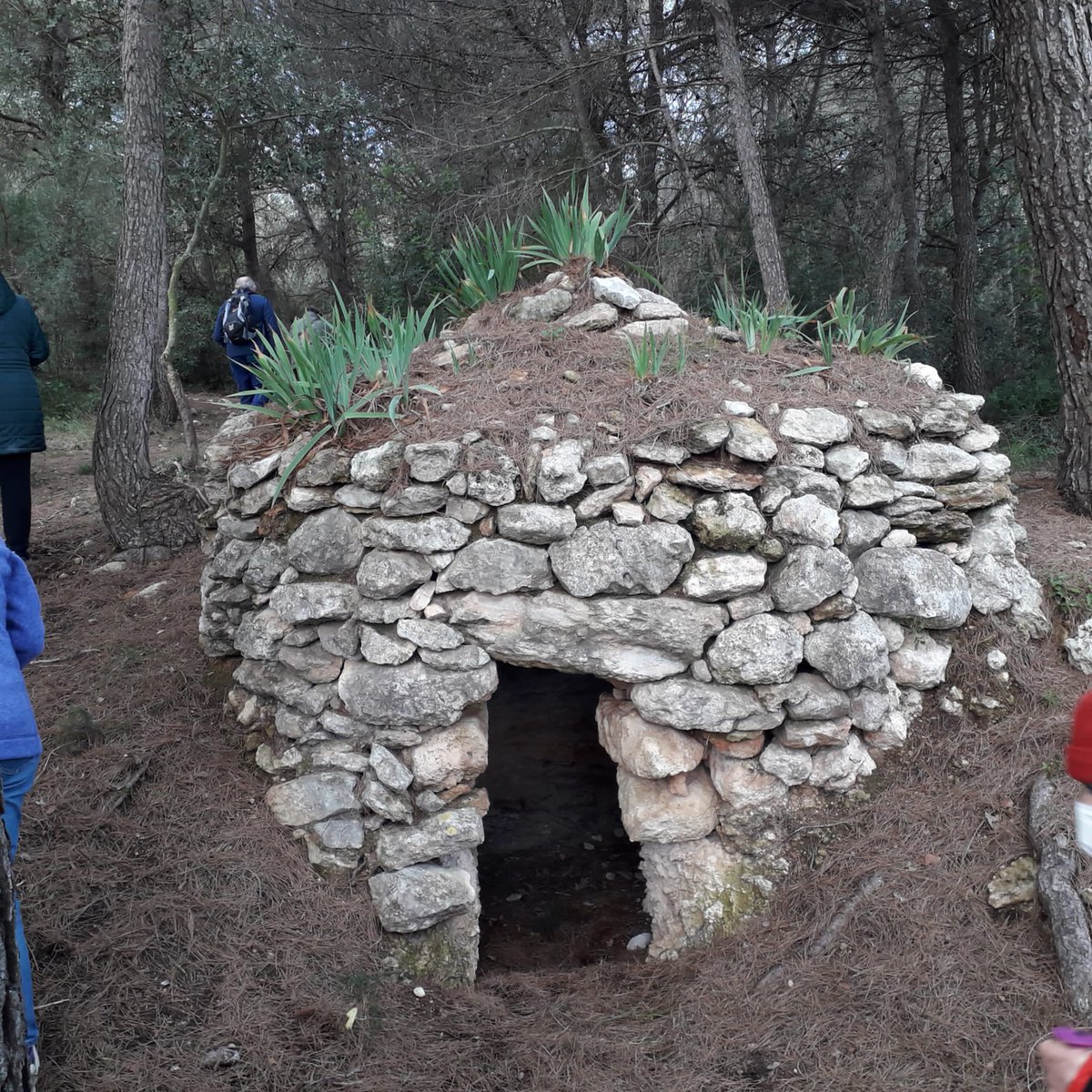 ... continuem la #ruta de la #pedraseca per Olèrdola i trobem la Barraca de la muntanya de Masgranell, la Barraca del fondo del Pomerar, la Barraca de l'Arnan, la Barraca del bosquet de l'Arnan,...