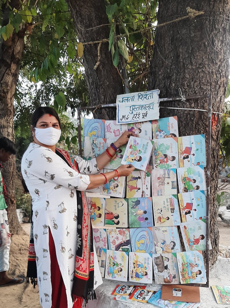 UshaDubey05's tweet image. There are many little ways to enlarge your child’s world. Love of books is the best of all.
#चलता_फिरता_पुस्तकालय
#mobile_Library