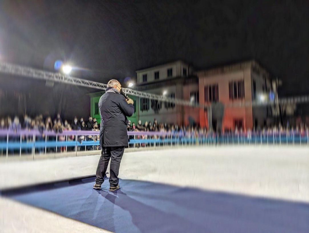 ezack's tweet photo. Atmosfera di Natale attivata ieri sera!
Godiamoci le strade e le piazze di #CernuscosulNaviglio illuminate, sempre con comportamenti responsabili (se è necessario, indossiamo la mascherina) https://t.co/ZZW6H8h5Ef