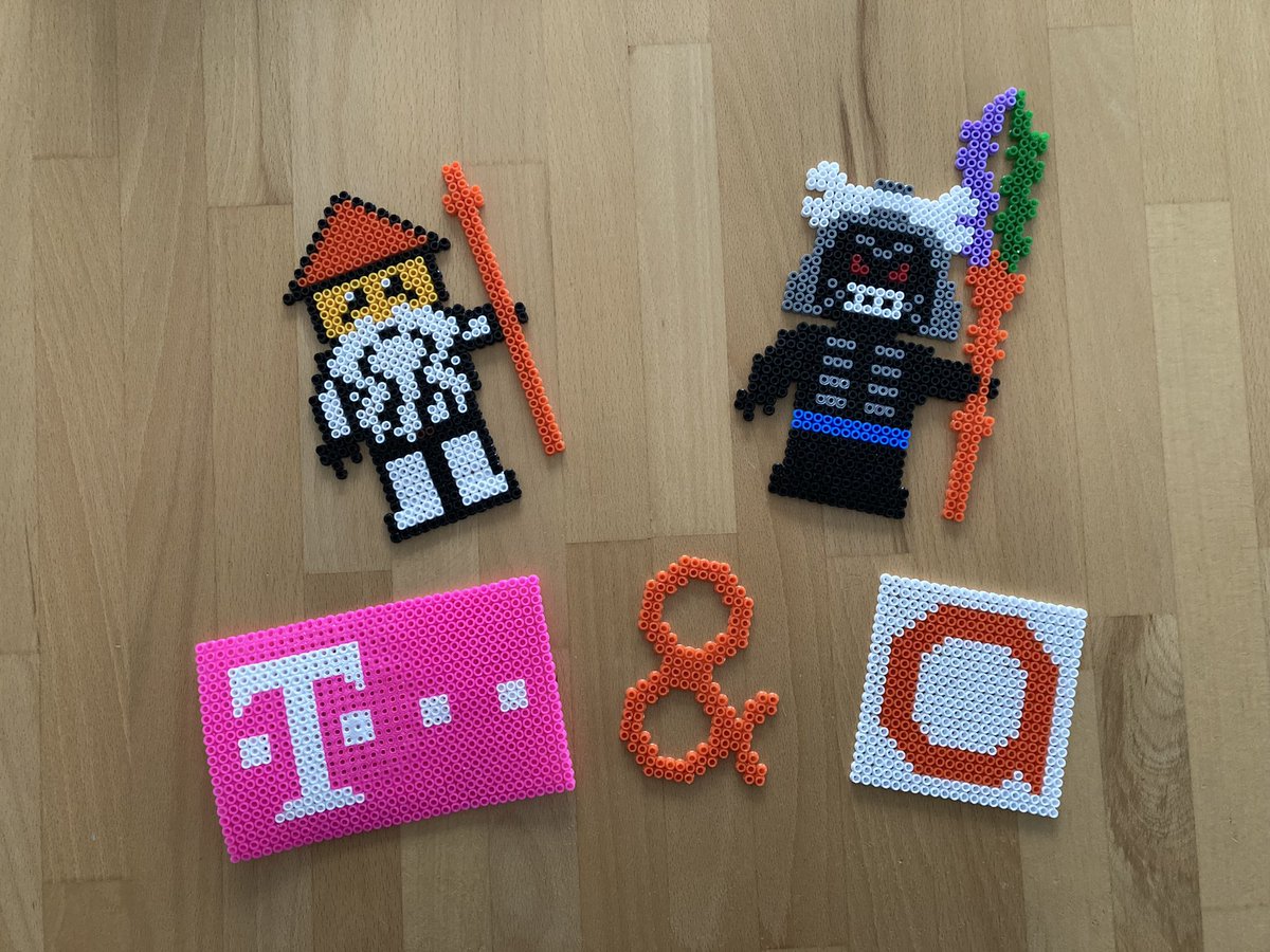 AluSchnix's tweet photo. „Papa, können wir mit Bügelperlen spielen?“ - „Klar!“
Wer hat was geperlt? 🤔

#DeutscheTelekom #LoveMagenta #DTBS #DTGBS #TDG #Aruba #SilverPeak #CustomerFirstCustomerLast #SDWAN #LAN #WAN #Partnerschaft https://t.co/10CtrOo3GT